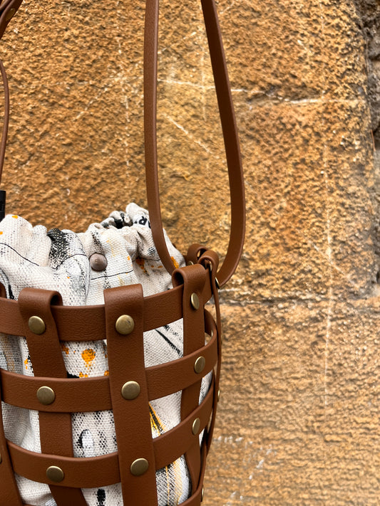 Bombonera orbanak amarillo