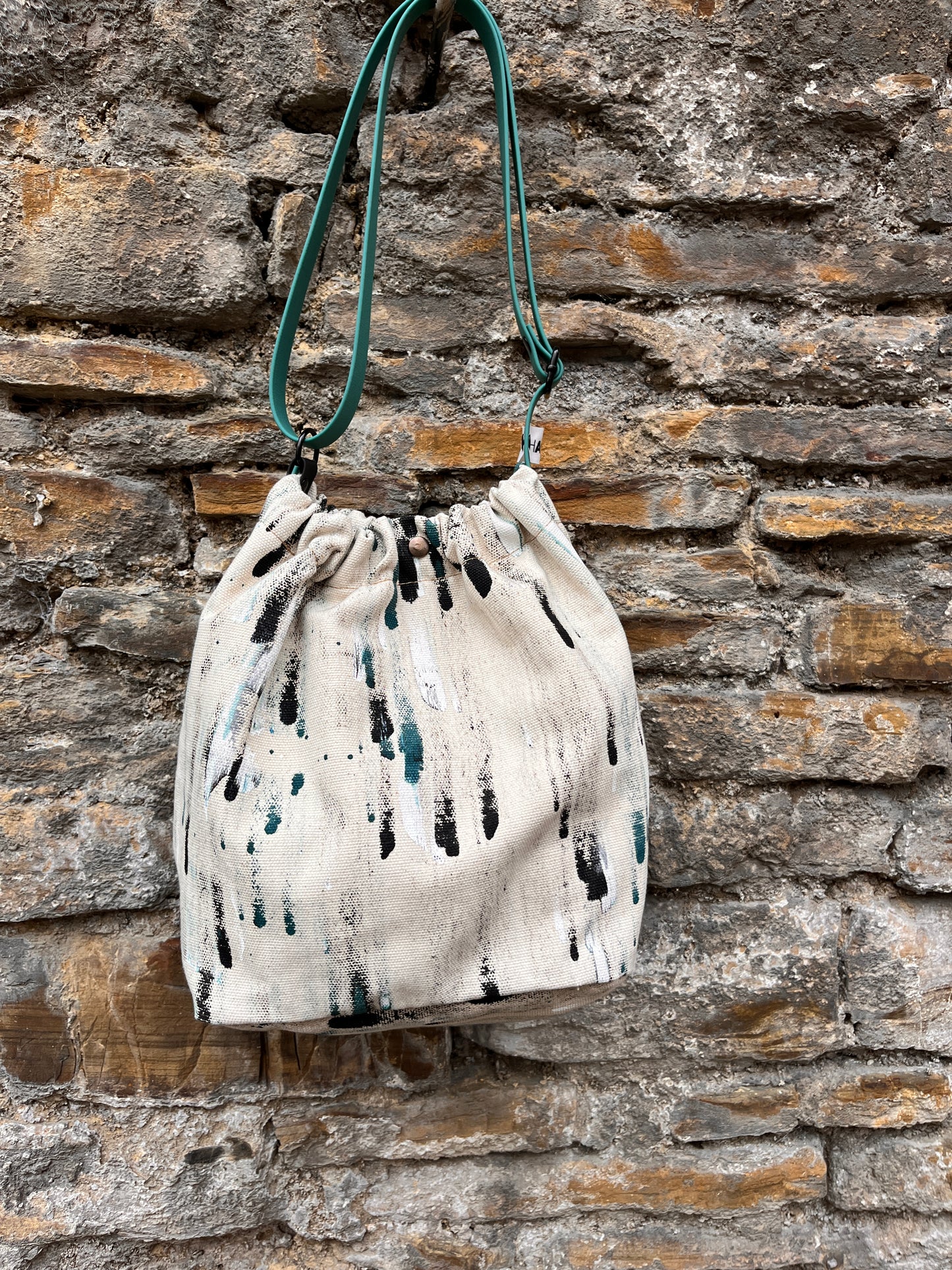 Bolso ama
