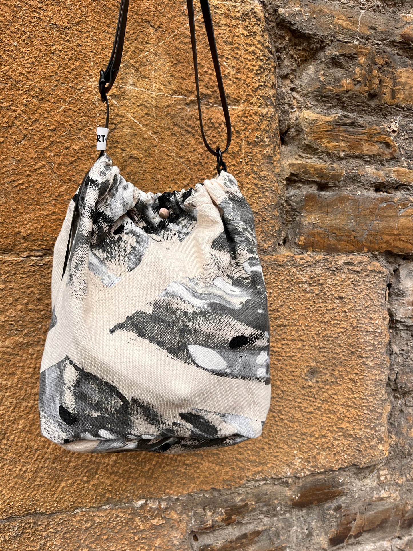 Bolso ama