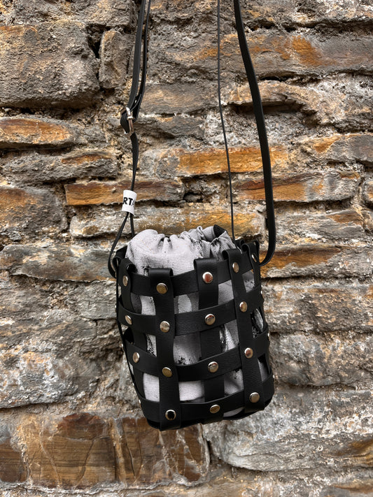 Bombonera orbanak gris