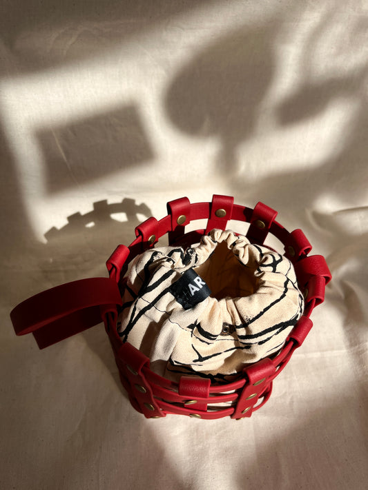 Bombonera granate sustraiak crudo