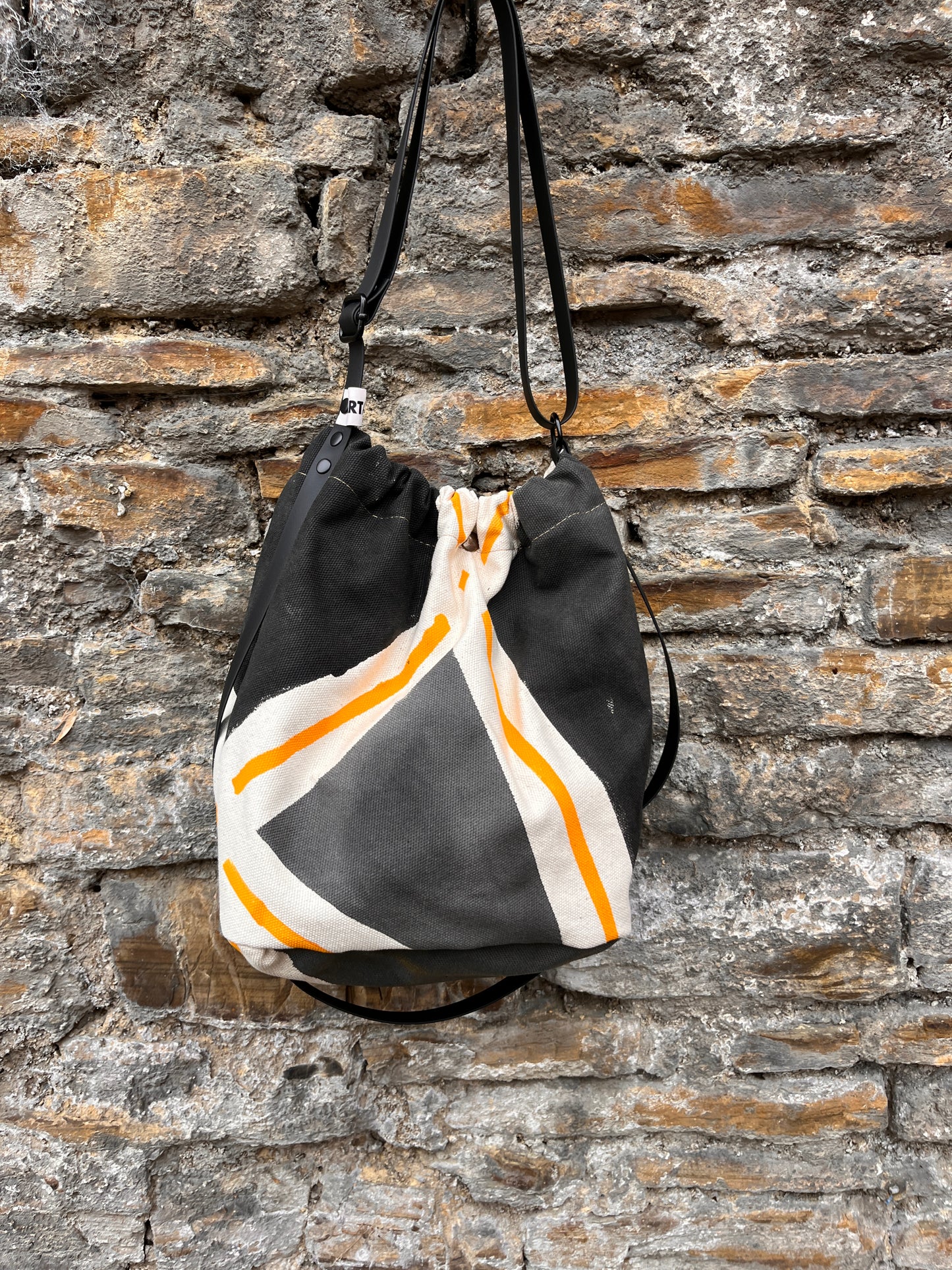 Bolso ama