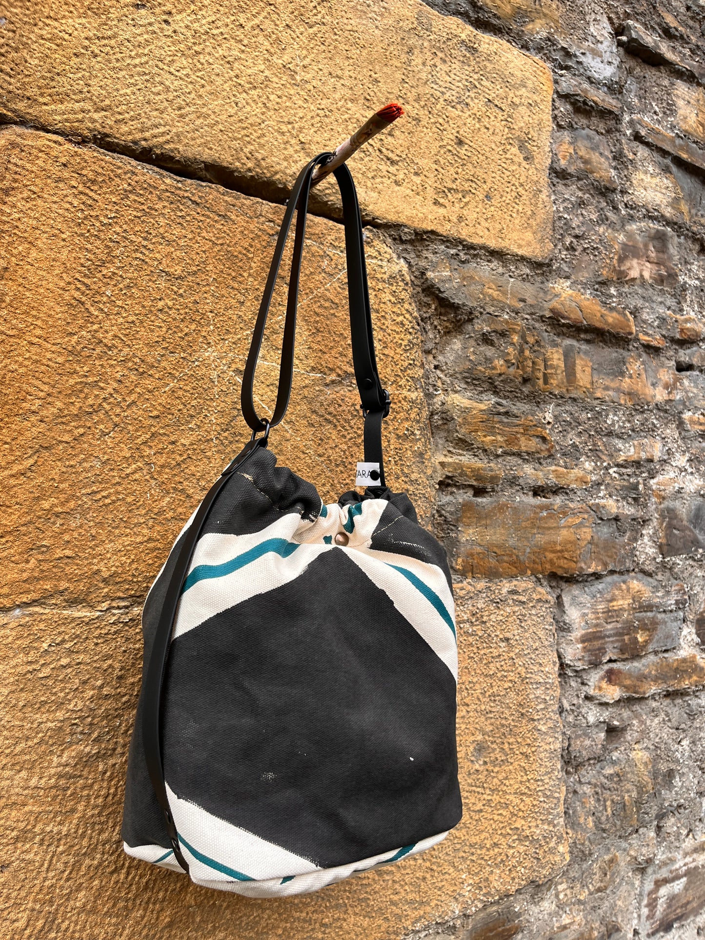 Bolso ama