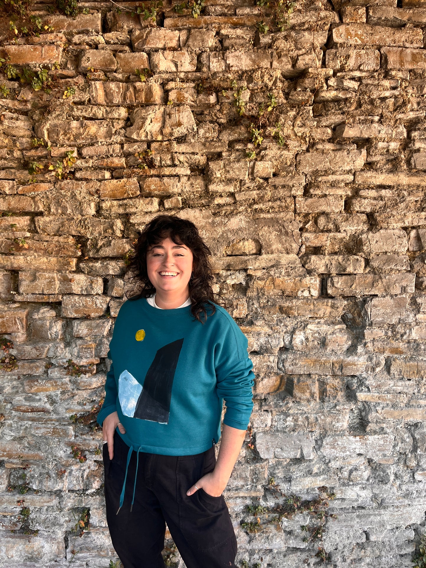 SUDADERA PINTADA CROP OVERSIZE