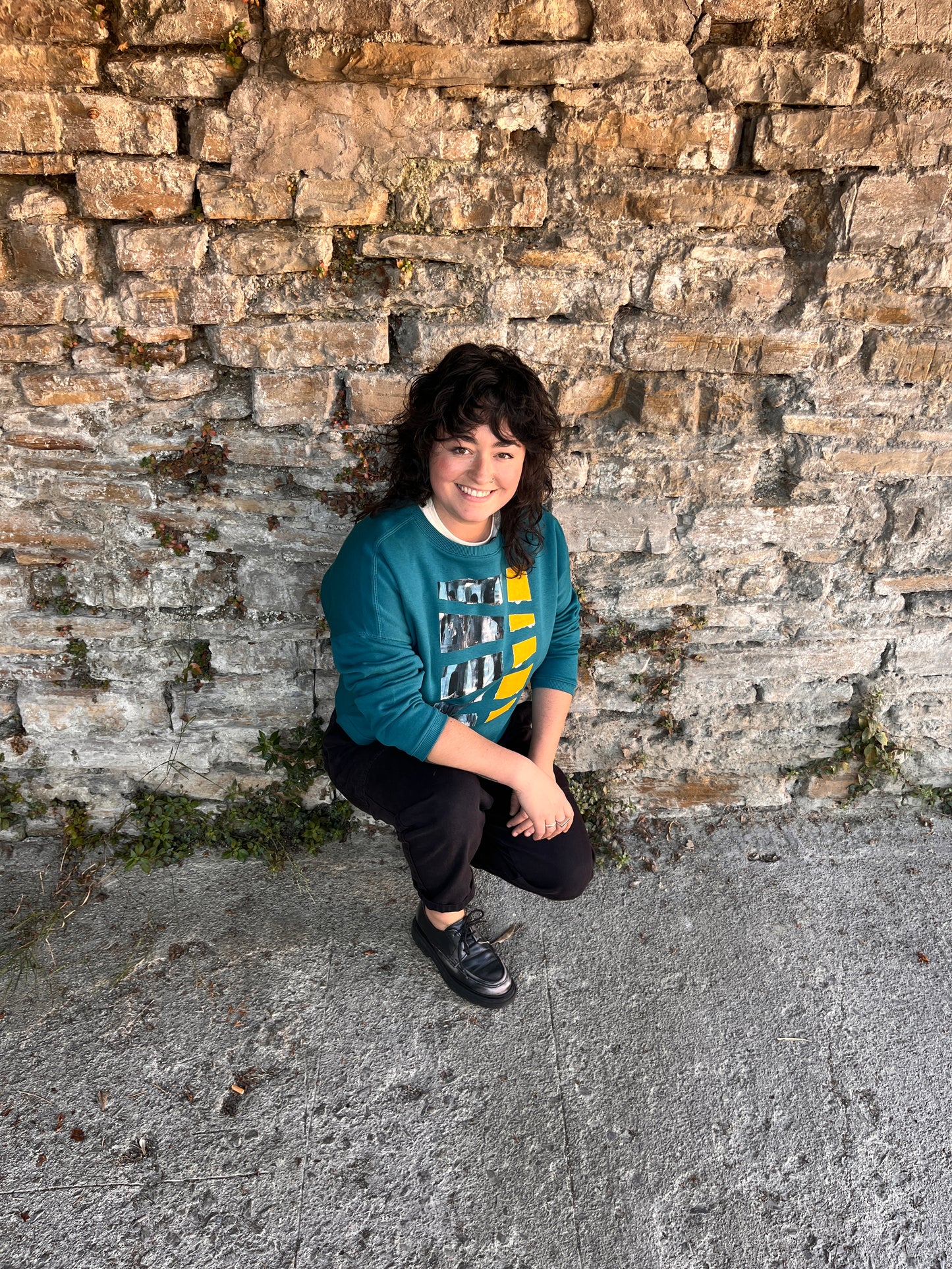 SUDADERA PINTADA CROP OVERSIZE