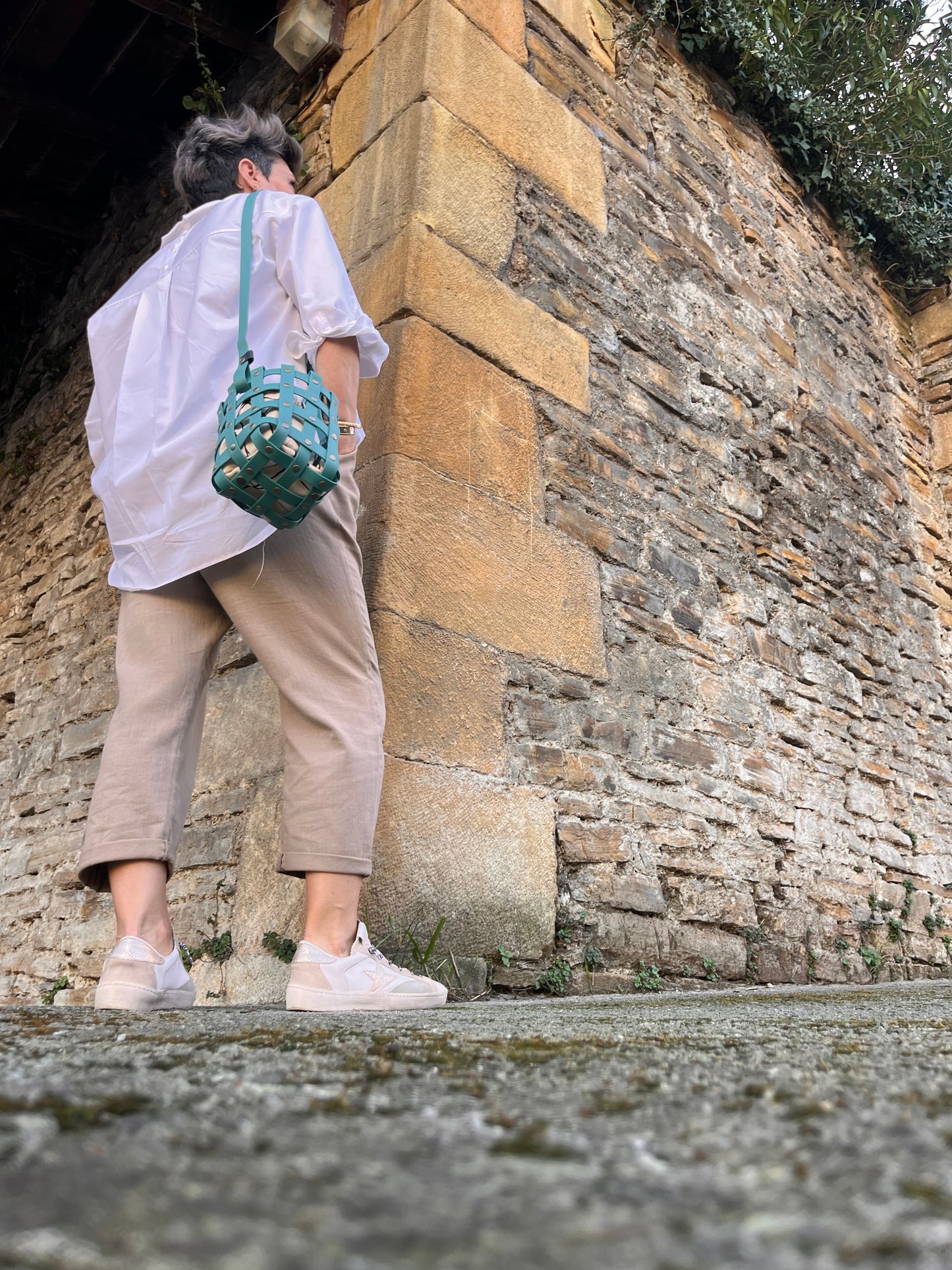 Bombonera azul sustraiak crudo