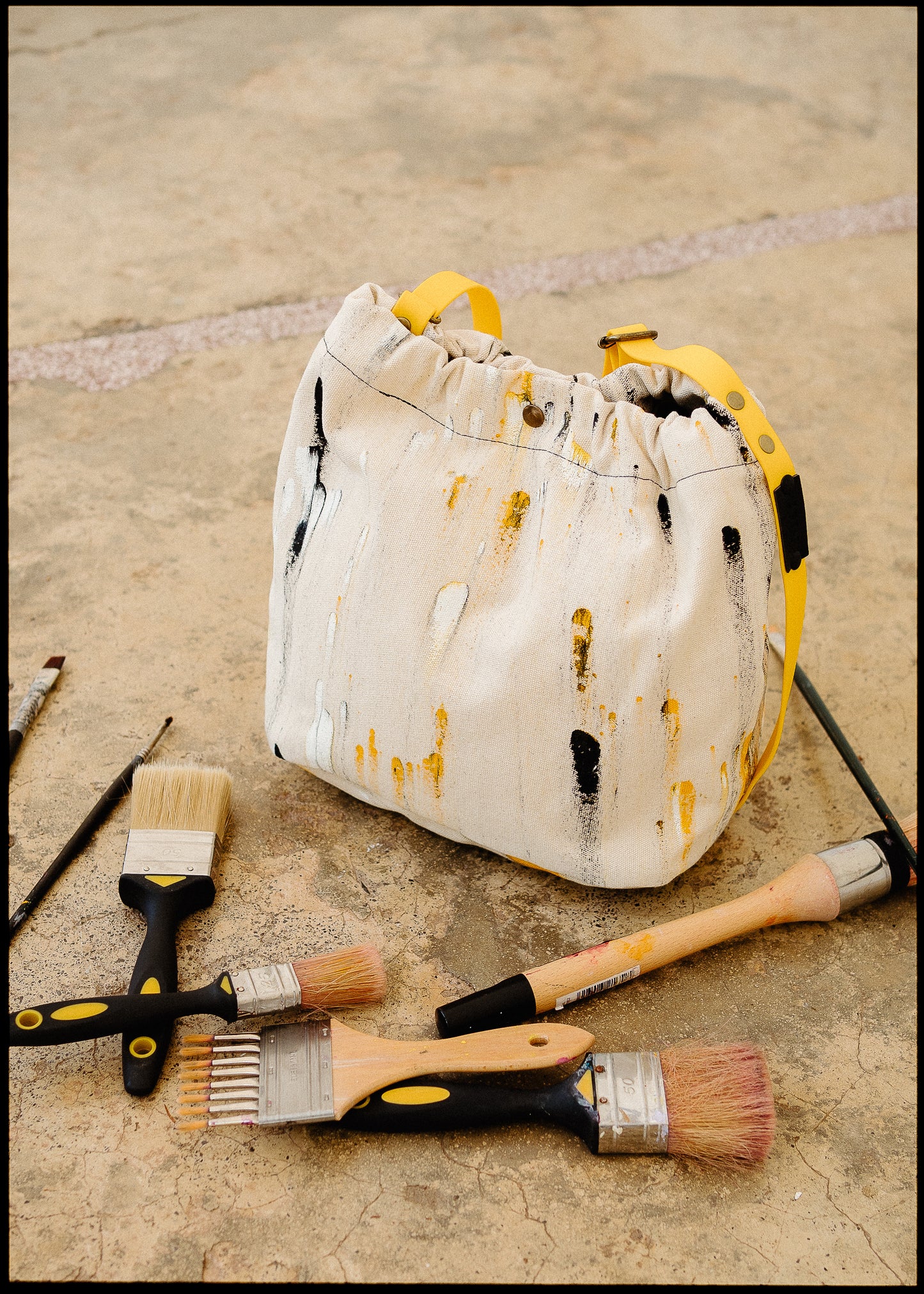 Bolso ama orbanak amarillo