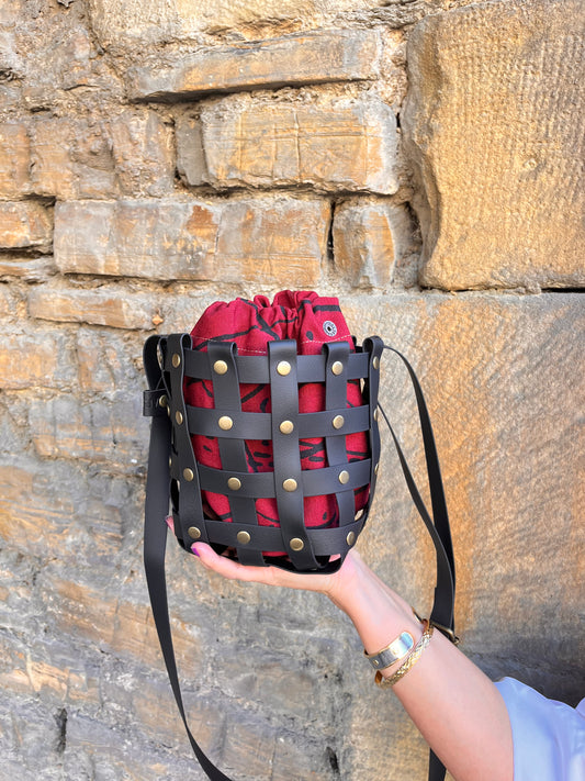 Bombonera negra sustraiak granate