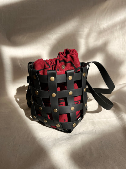 Bombonera negra sustraiak granate