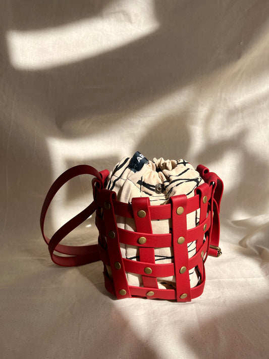 Bombonera granate sustraiak crudo