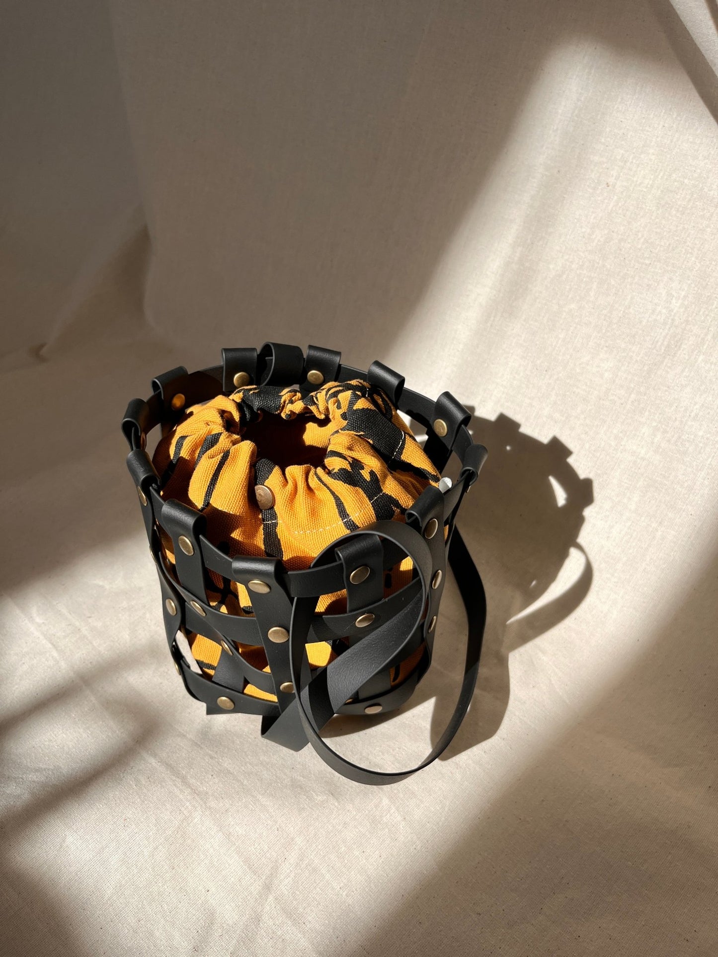 Bombonera — un bolso para toda la vida, nunca el mismo dos veces - HARTARA